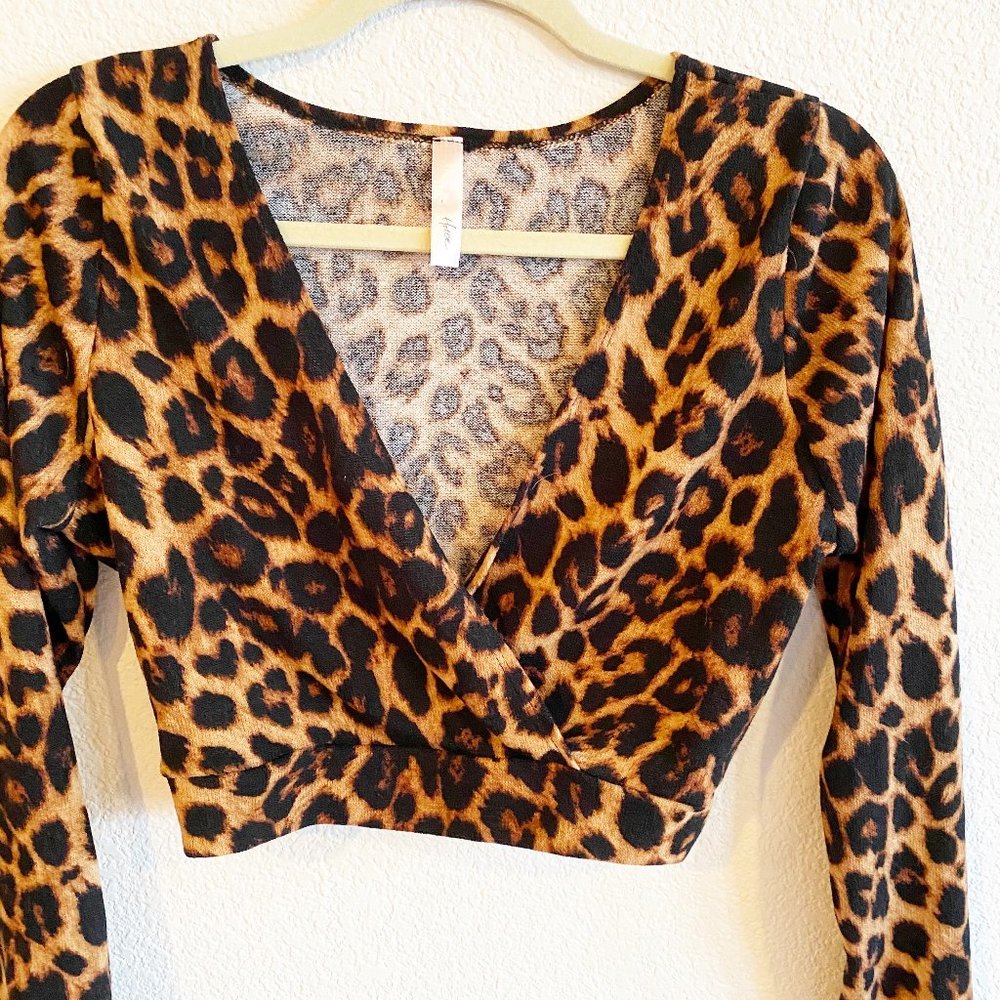 HOTTIE WORLD - Animal Print Crop Top L - Picture 4 of 4